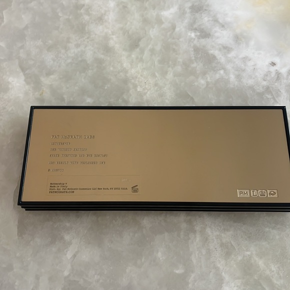 Pat McGrath Mothership V Eyeshadow pallette. Brand New in Package. - Picture 4 of 7